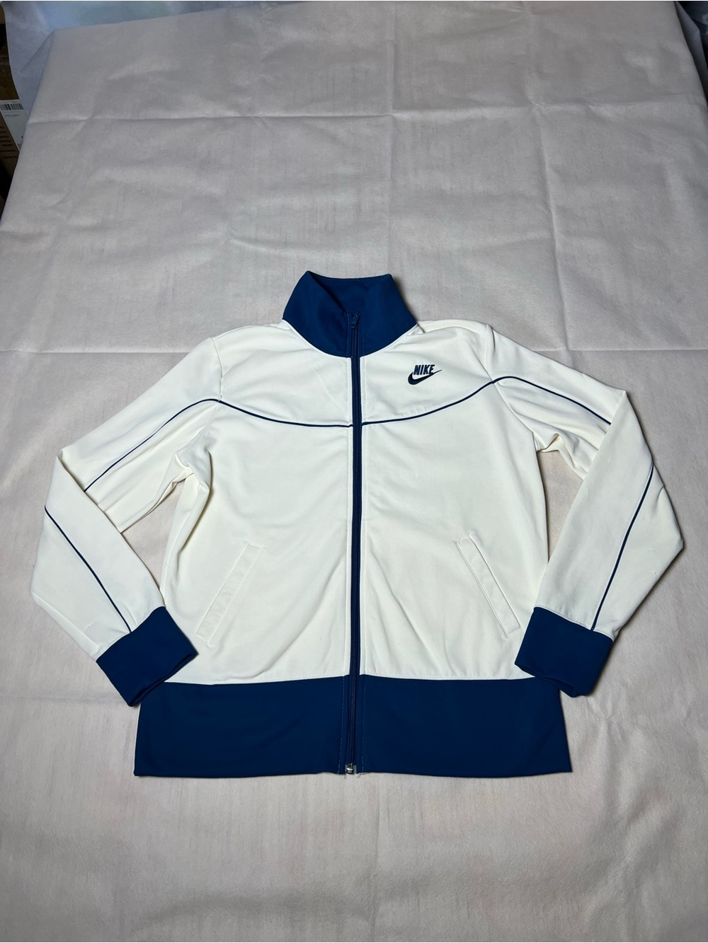 Youth Nike track jacket sportswear, size L (12-14)